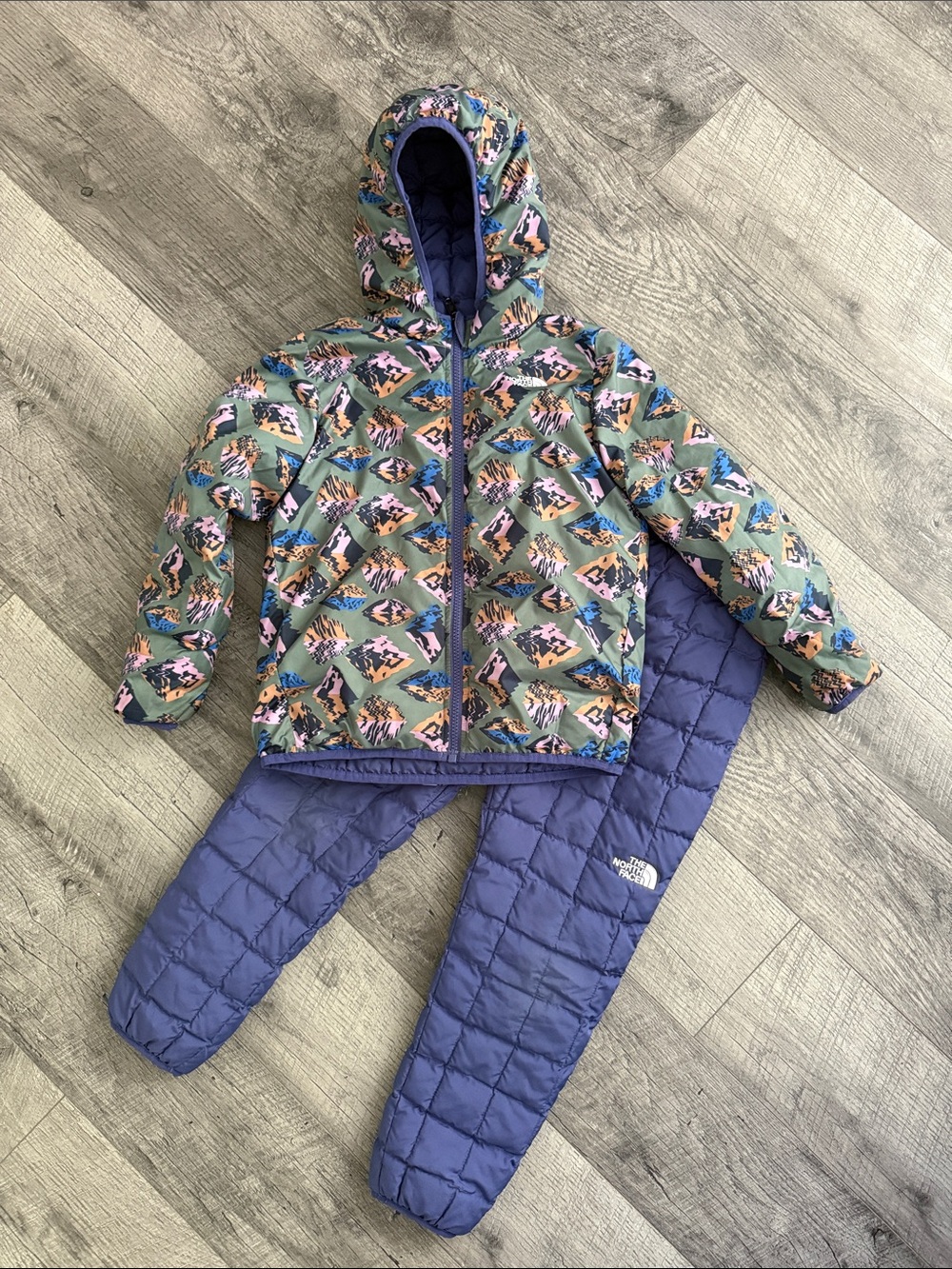 The North Face reversible snow jacket and pants sz 7-8 years boys girls